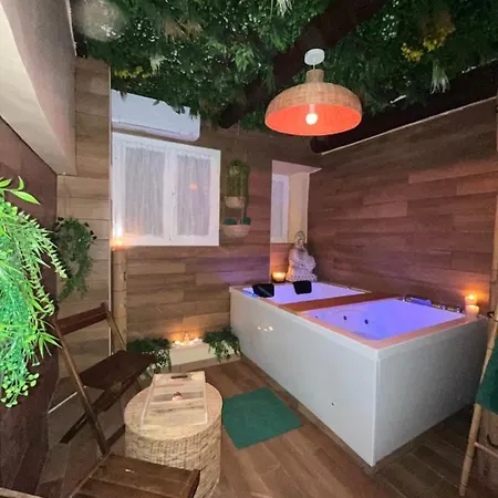 Ferienwohnung Le Balneo Jacuzzi Vieil Antibes Safranier Exterior foto