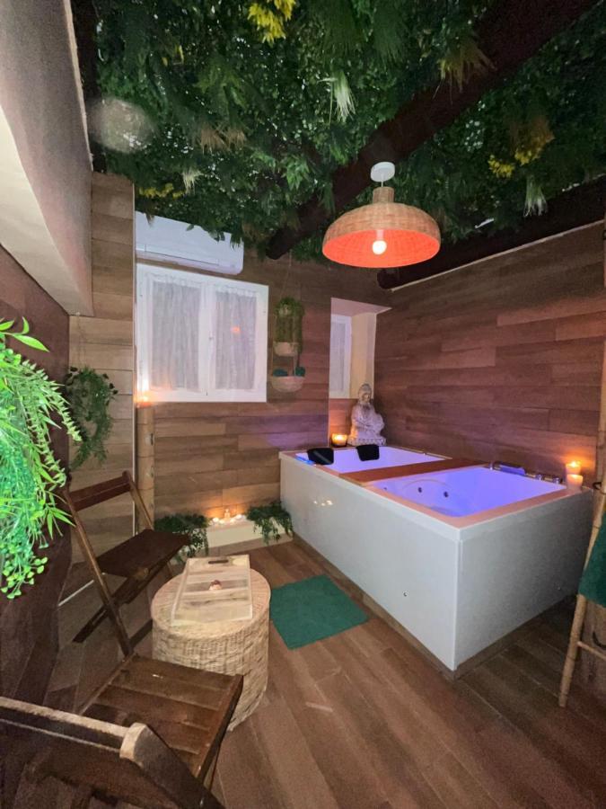 Apartment Le Balneo Jacuzzi Vieil Safranier Antibes