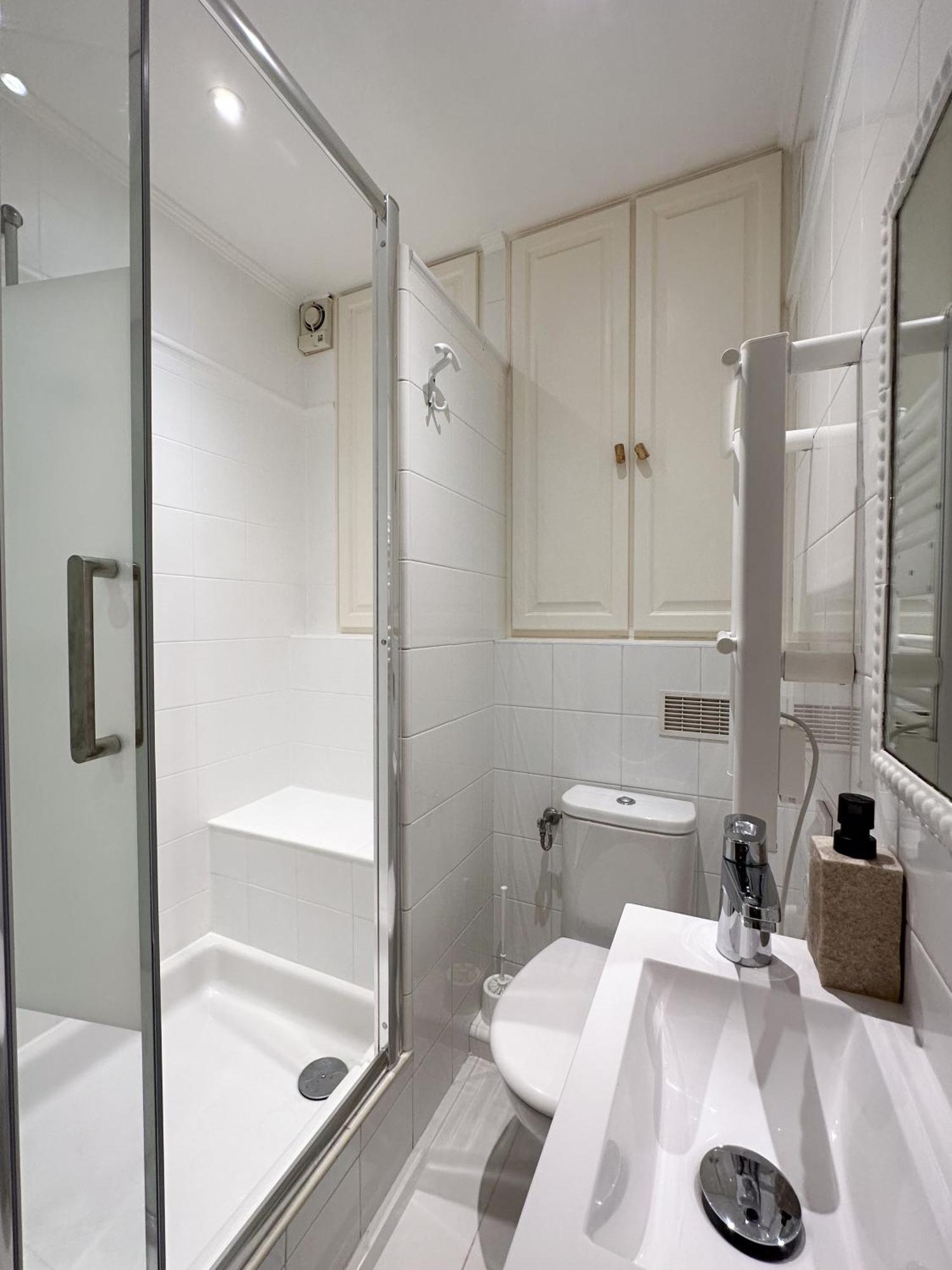 Le Balneo Jacuzzi Vieil Safranier Apartment *